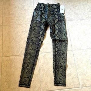 Stylish Snake Print High-Waisted Leggings
